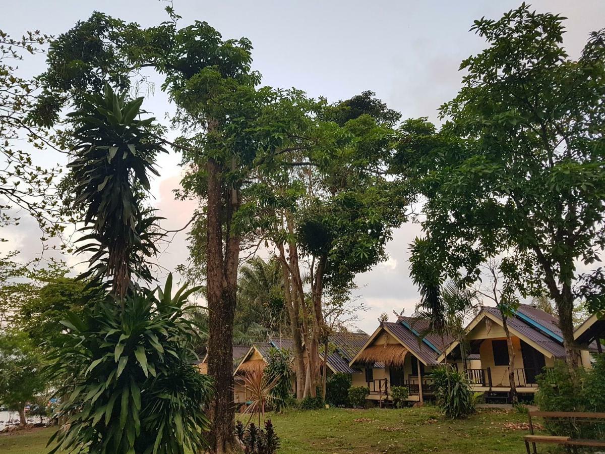 ฺBay Yard Hut Otel Koh Chang Dış mekan fotoğraf