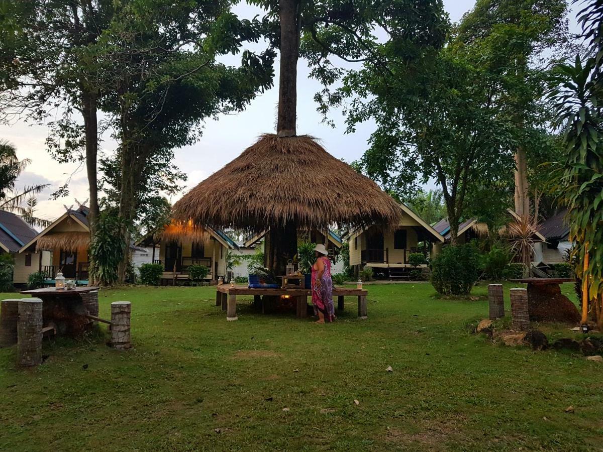 ฺBay Yard Hut Otel Koh Chang Dış mekan fotoğraf